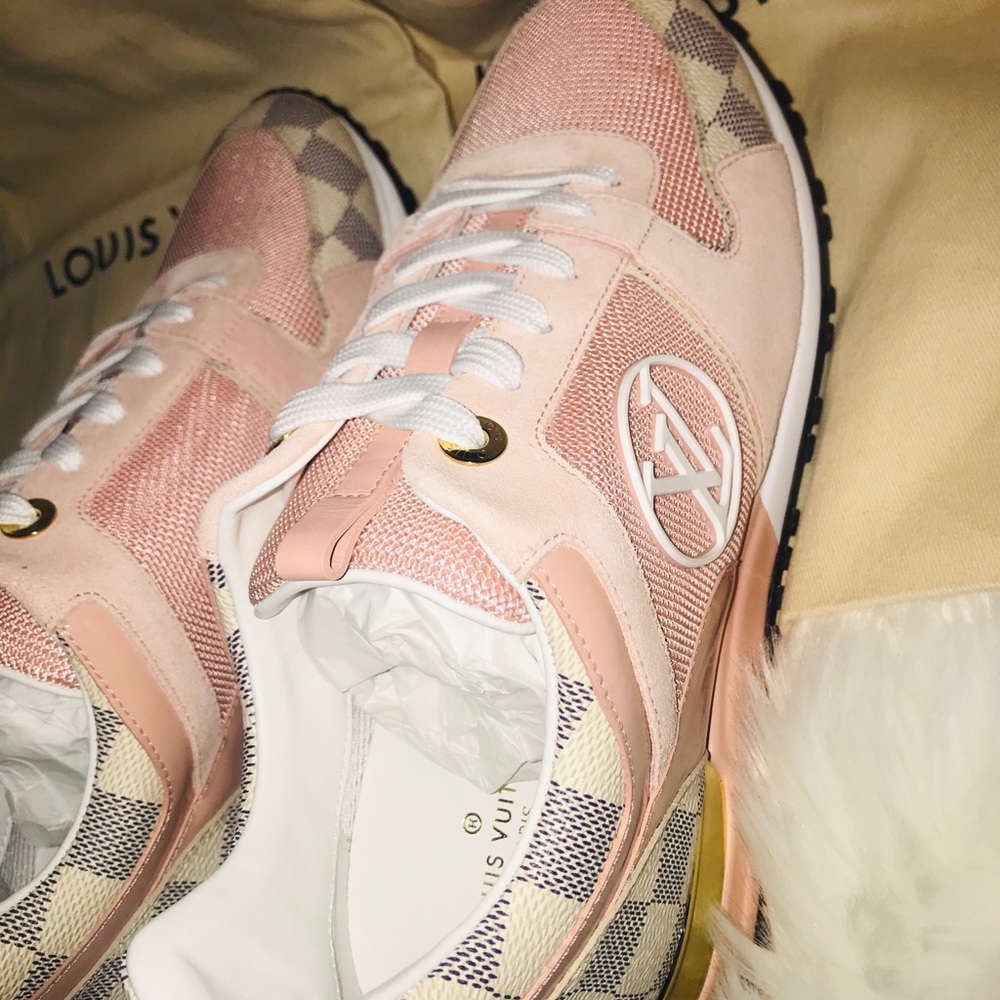 ❗️SOLD❗️Louis Vuitton run away sneaker - Picture 7 of 8